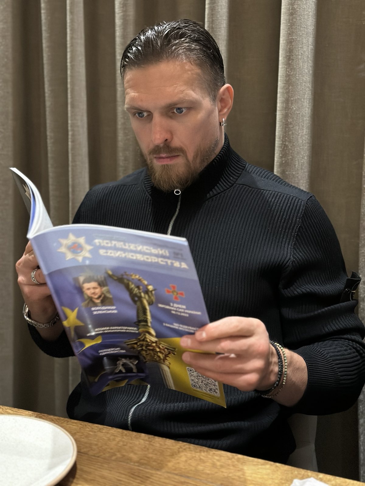 Ви зараз переглядаєте Читач нашого журналу – Олександр Усик